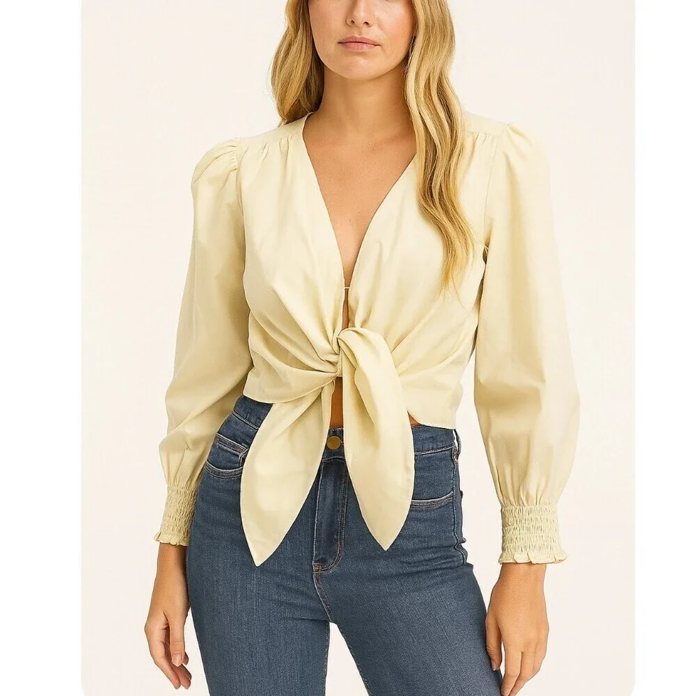 Abercrombie & Fitch pale yellow cropped front tie long sleeve ruffled V-neck SM